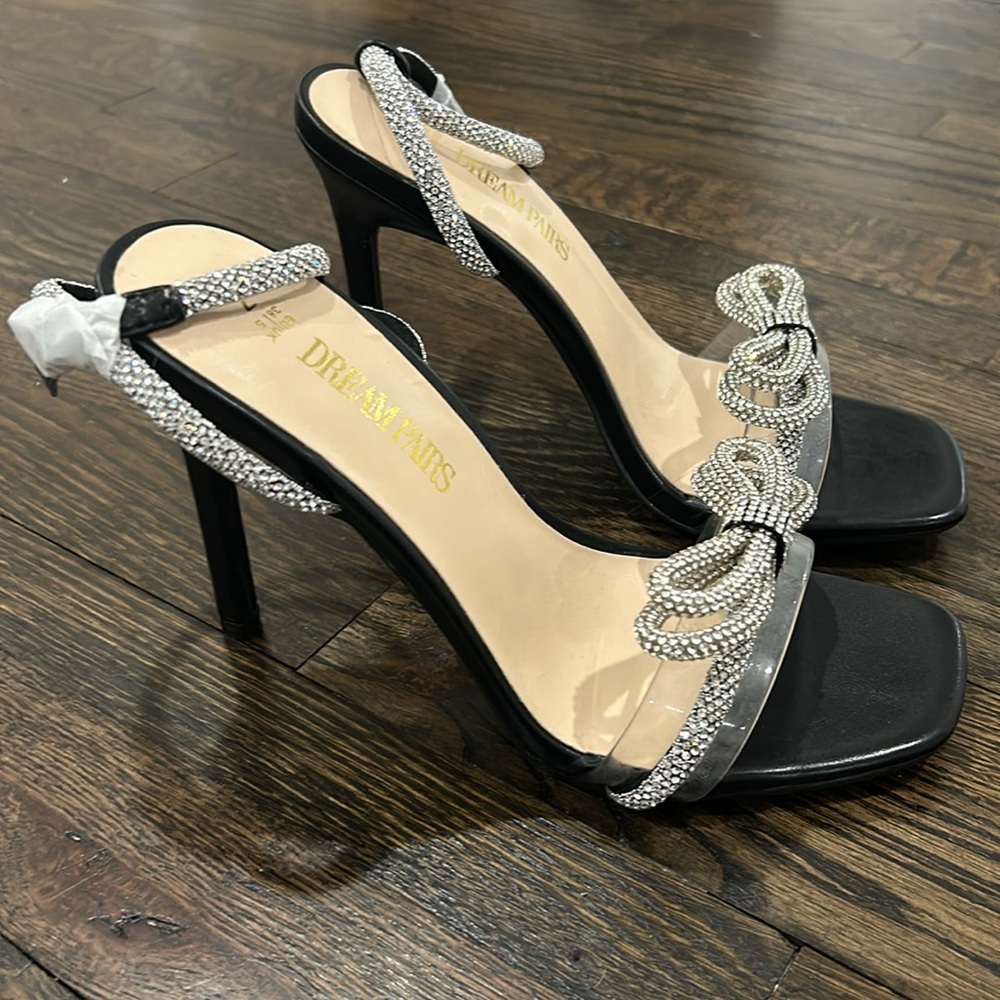 Black formal Heels. Size 7